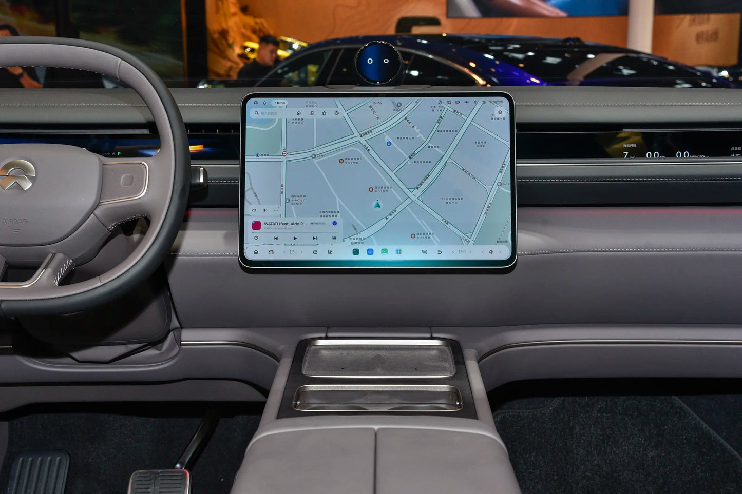 NIO ES8
