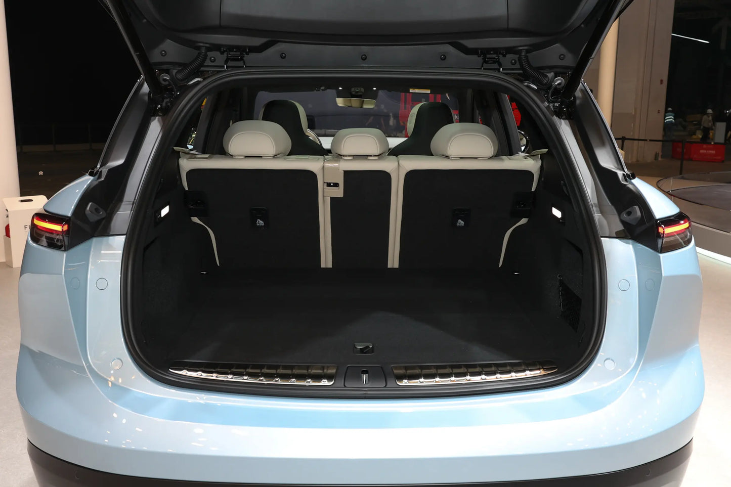 NIO ES6