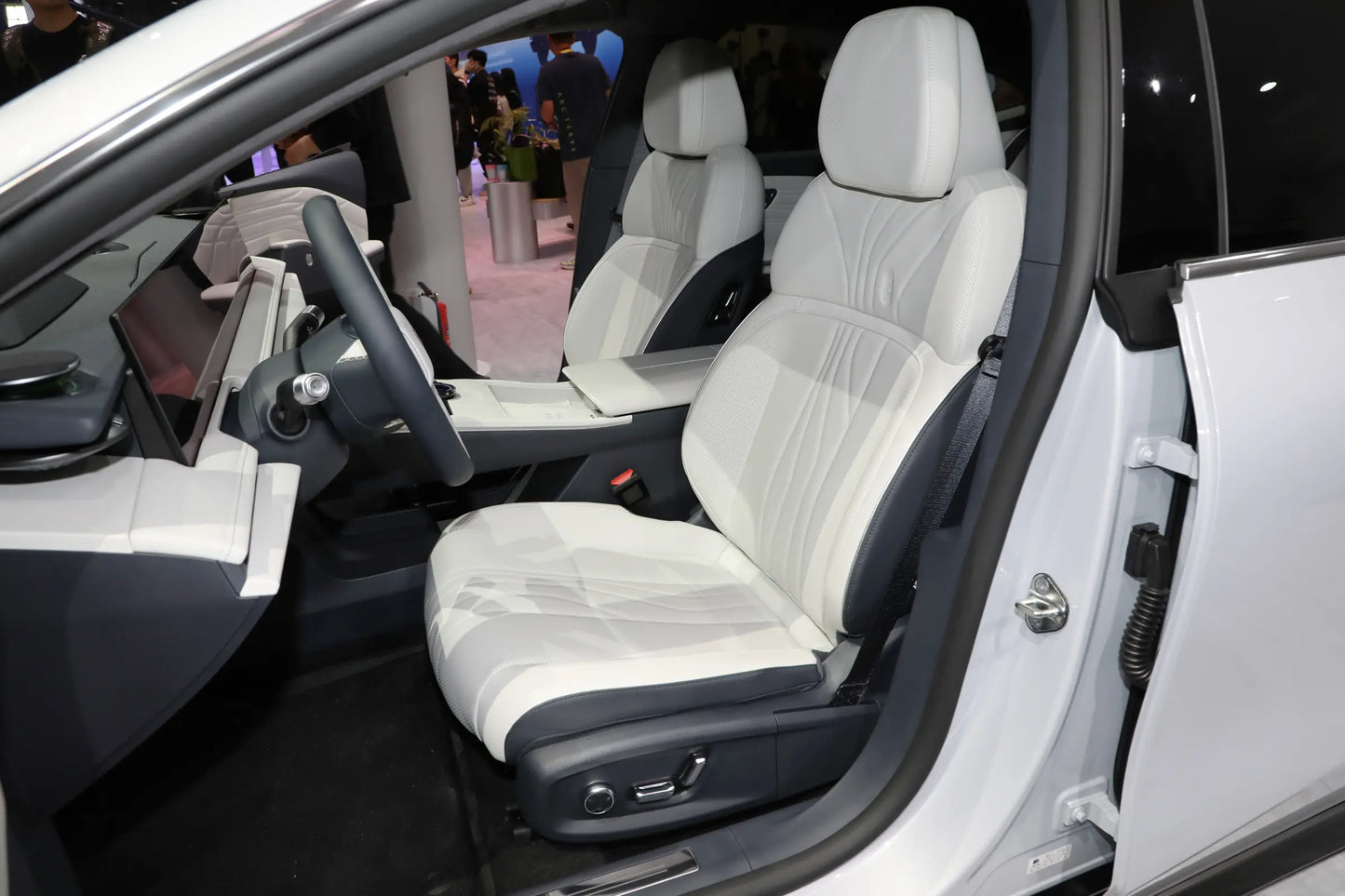 Geely Galaxy E8