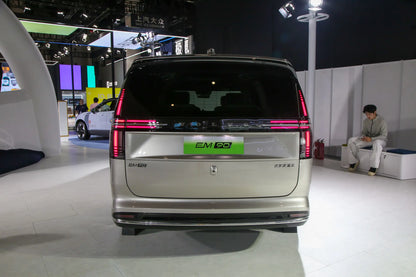 Volvo EM90