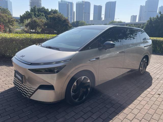 Pre-Owned XPeng X9 2024 Model 640 4WD High-Performance Max