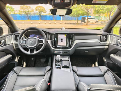 Certificated Pre-Owned Volvo XC60 PHEV 2025 T8 All-Wheel Drive Long-Range Inscription Pro Black Edition -u21129123