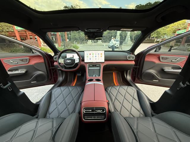 Certificated Pre-Owned Fengyun A9L 2025 Edition Four-wheel Drive High-energy Peak Version -u22048155