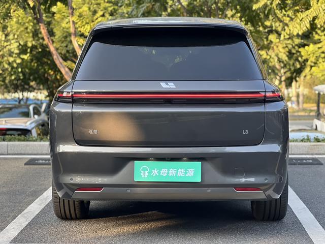 Certificated Pre-Owned Li Auto L8 2024 Ultra Edition -u22070464