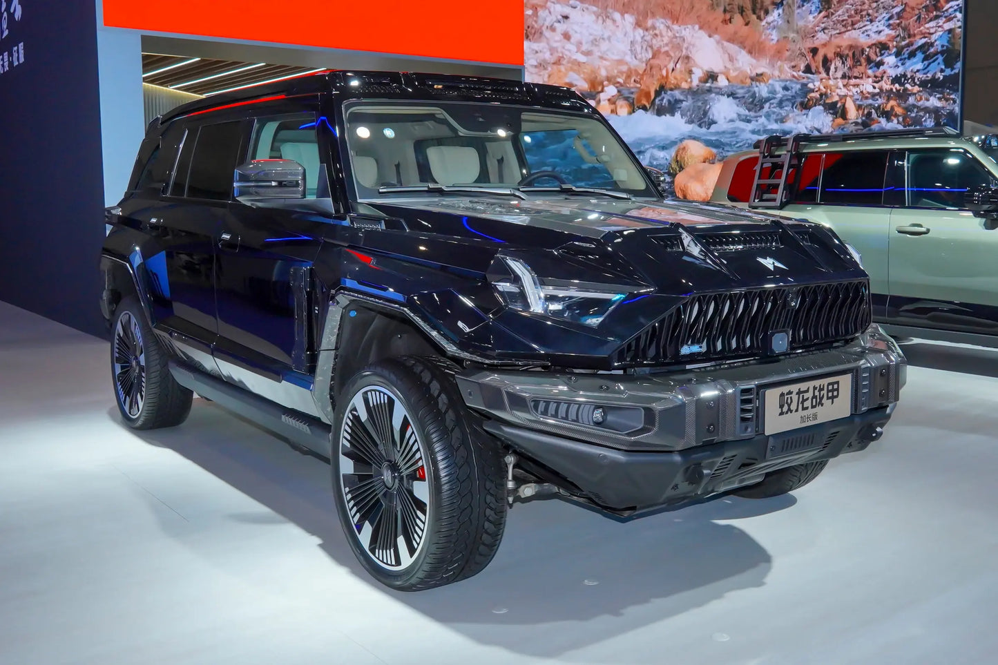 M-Hero 917-Hybrid REEV