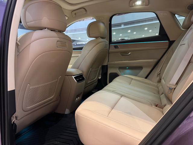 Certificated Pre-Owned Wenjie M5 2025 Extended-Range Ultra Four-Wheel Drive Version -u22089041