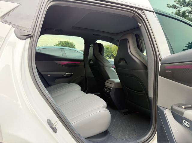 Certificated Pre-Owned Lynk & Co 07 EM-P 2024 126 Long Range Halo -u21687891