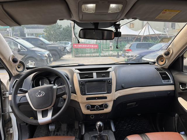 Geely GX7 Classic Edition 1.8L d'occasion certifiée, modèle urbain à boîte manuelle de 2015, conforme à la norme d'émission chinoise IV - u21144072