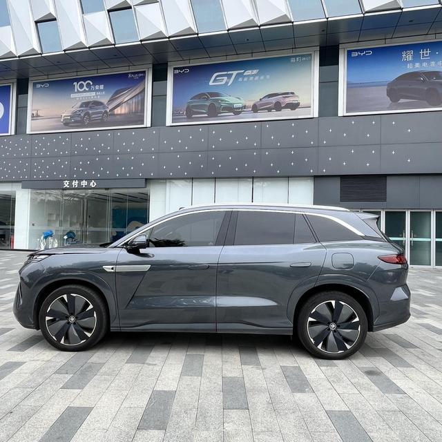 Pre-Owned Tang L EV 2025 Model 600KM 4WD LiDAR Flagship Version