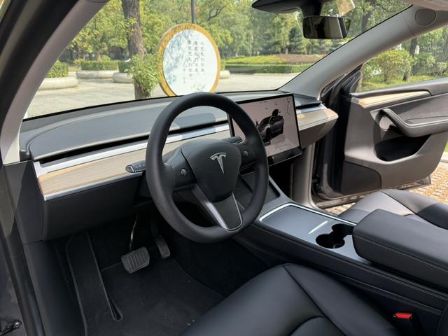 Pre-Owned Tesla Model Y 2022 Model Facelift Long-Range All-Wheel Drive Version