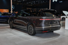 NIO ES8