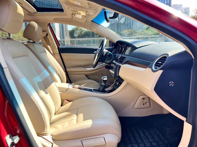 Roewe 550 d'occasion certifiée, modèle 550D 1.8T automatique Premium Edition de 2013 - u22132925