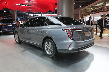Hongqi E-QM5