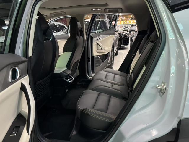 Certificated Pre-Owned Lynk & Co 06 EM-P 2021 84KM Range Pro -u21213922