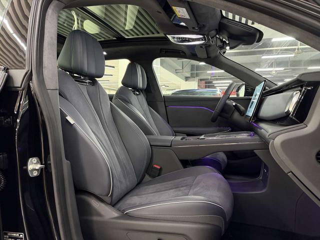 Pre-Owned VOYAH Zhiyin 2024 4WD Global Version