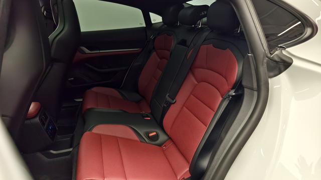 Pre-Owned Porsche Taycan 2025 Model