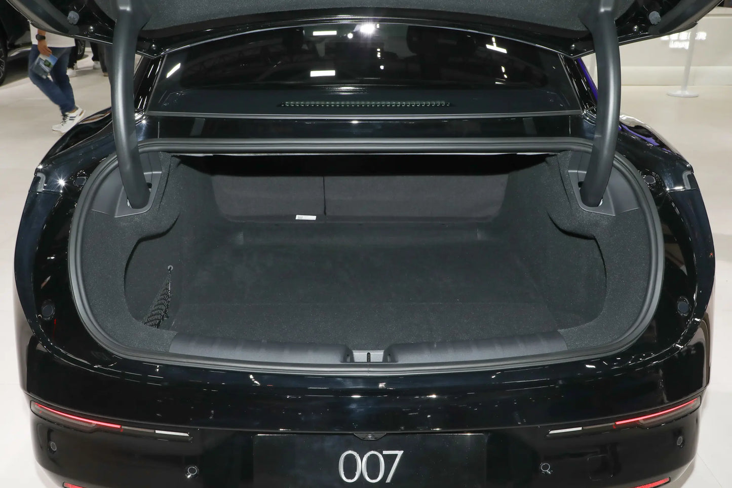 ZEEKR 007