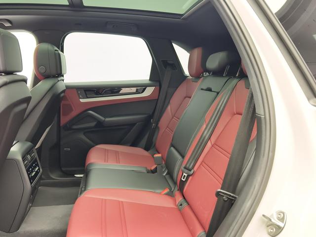 Certificated Pre-Owned Porsche Cayenne E-Hybrid 2024 Cayenne S E-Hybrid 3.0T -u21623001