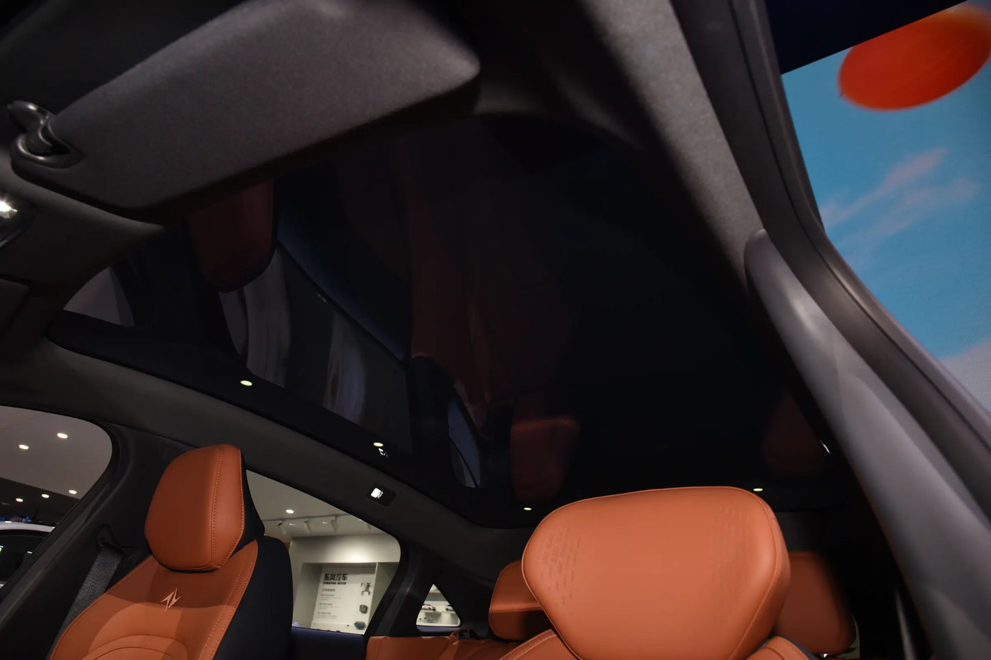 Dongfeng eπ007-Hybrid REEV
