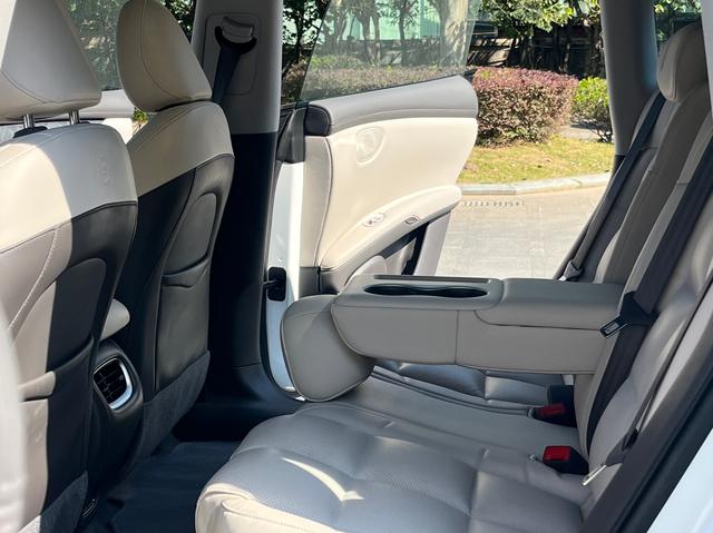 Pre-Owned IM LS6 2023 Model Max Long-Range Version