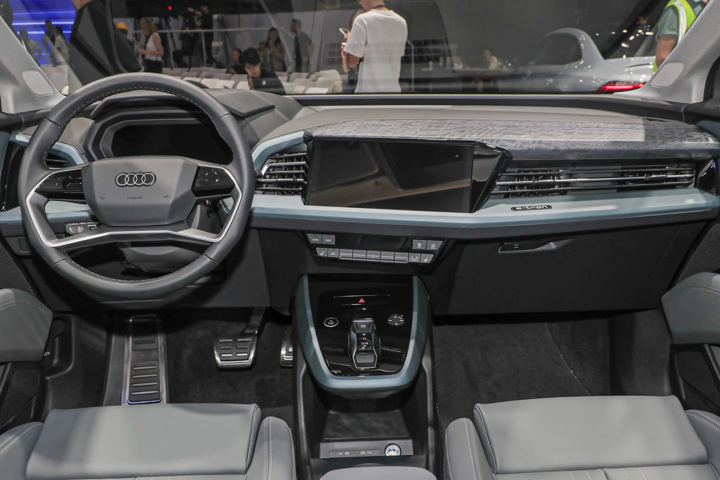 SAIC Audi Q5 e-tron