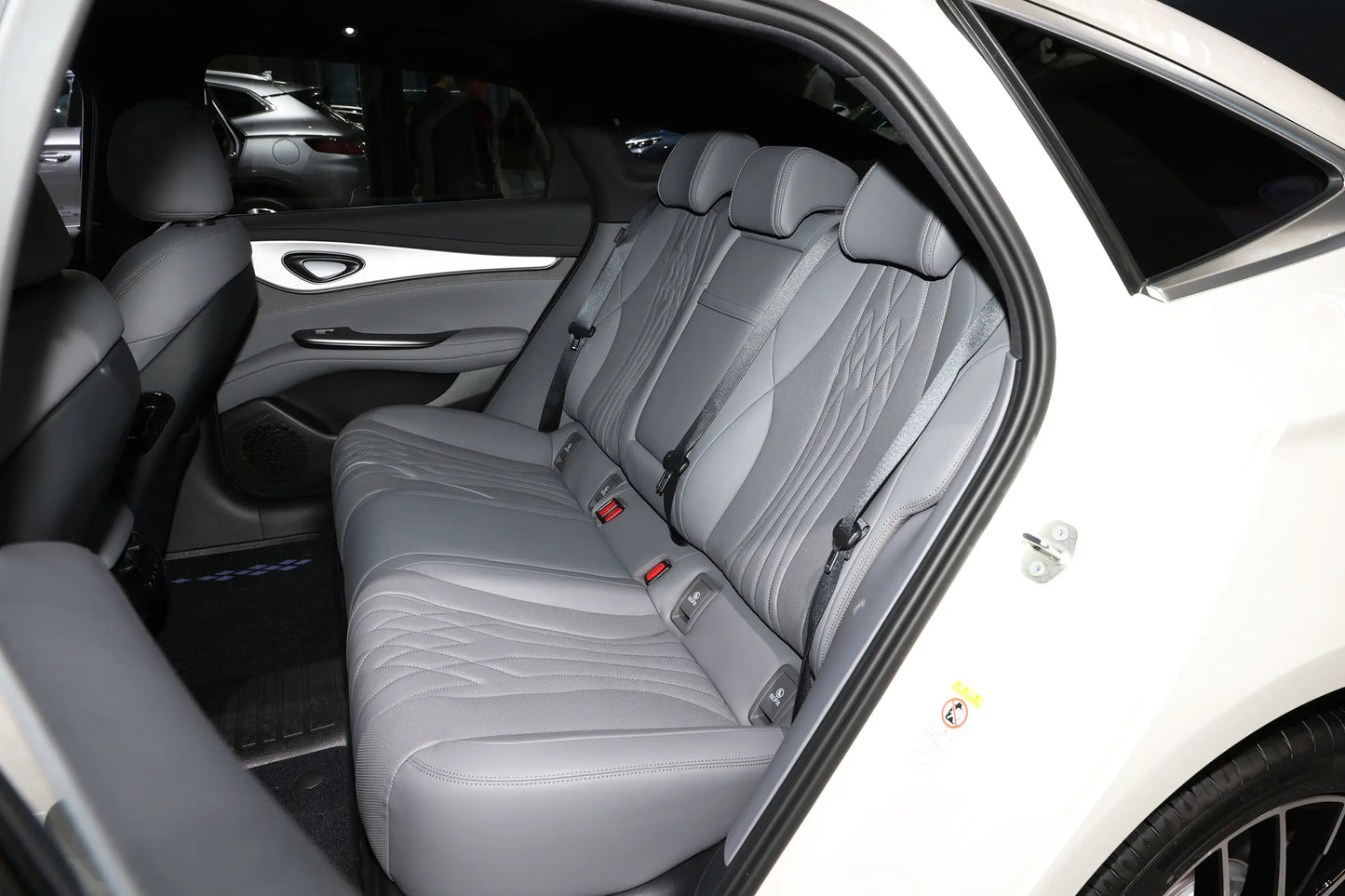 ختم BYD 07DM - هجين PHEV