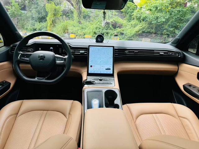 Pre-Owned NIO ES6 2020 Model 430KM Performance Edition (75kWh Battery Rental Version)