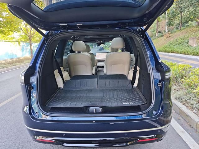 Pre - Owned Shenlan S09 2025 Rear - Wheel Drive Ultra+