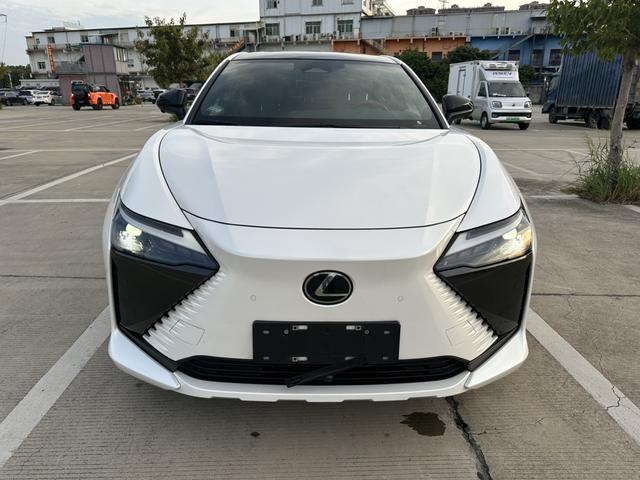 Pre-Owned Lexus RZ 2023 Model 450e DIRECT4 Premium Edition