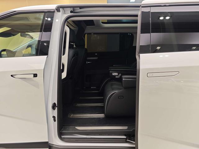 Pre-Owned XPeng X9 2024 610 Long-Range Pro