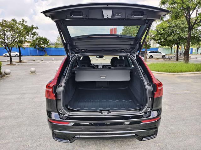 Certificated Pre-Owned Volvo XC60 PHEV 2025 T8 All-Wheel Drive Long-Range Inscription Pro Black Edition -u21129123