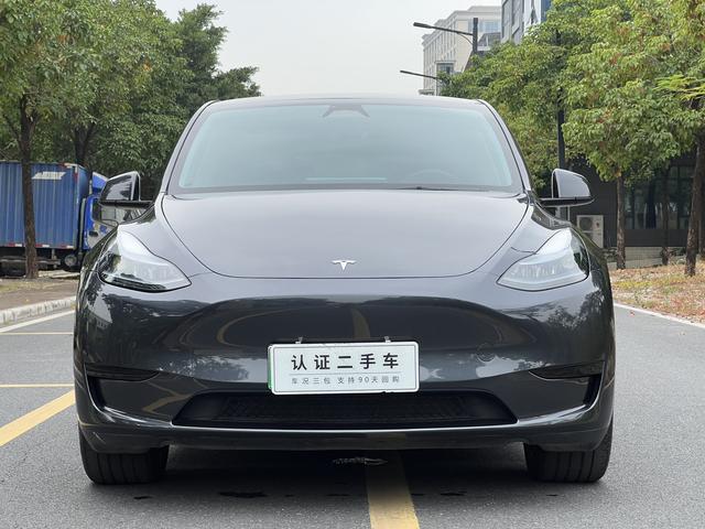 Pre-Owned Tesla Model Y 2024 Rear-Wheel Drive Version