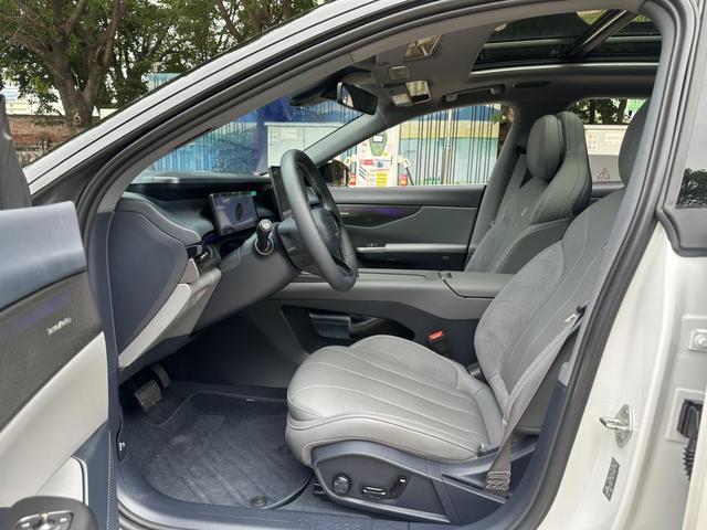 Certificated Pre-Owned Lynk & Co 07 EM-P 2024 126 Long Range Halo -u21388054