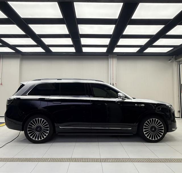 Certificated Pre-Owned Wenjie M9 2024 Extended-Range Ultra Six-Seater Edition -u22072066