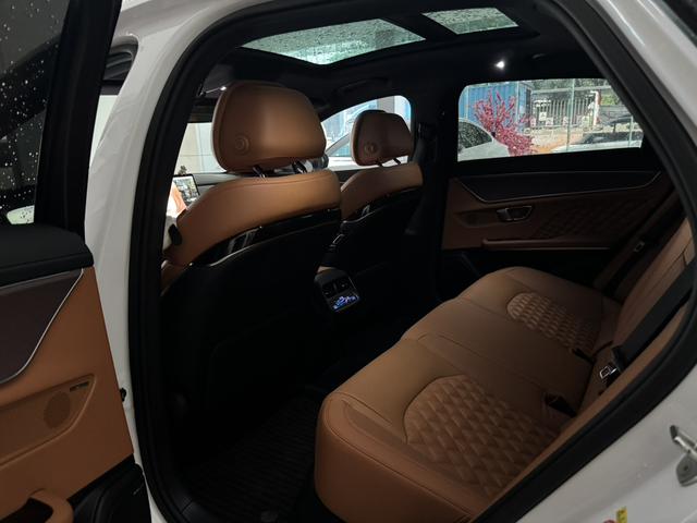 Certificated Pre-Owned BYD Han DM 2022 DM-i 121KM Premium Edition -u21183030