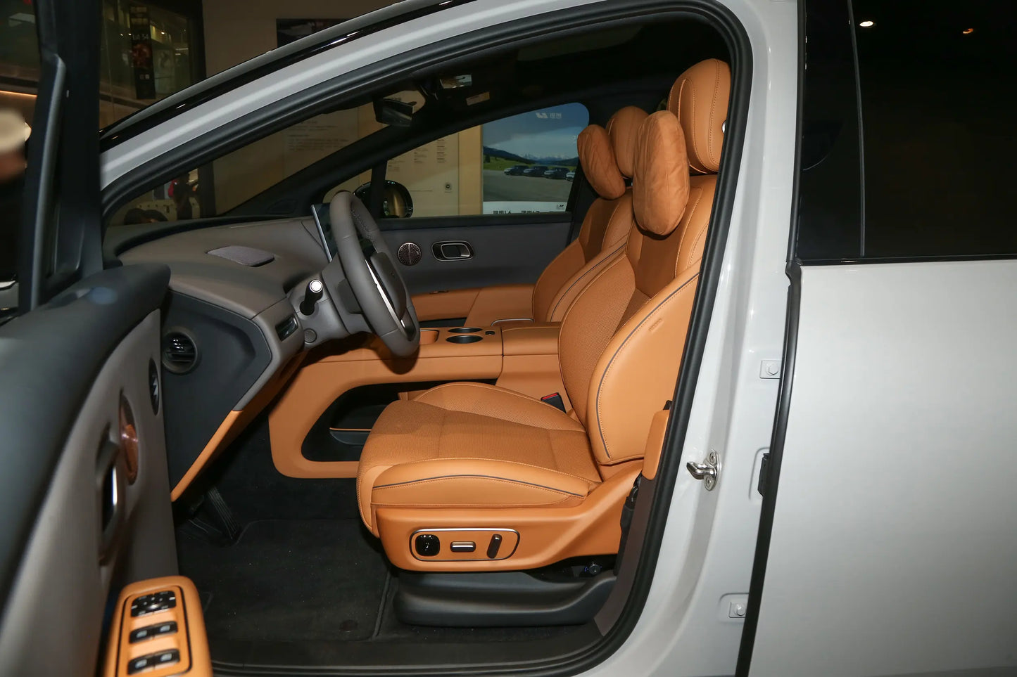 Li Auto i8
