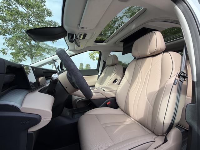 Pre-Owned XPeng X9 2024 Model 610 Long-Range Pro