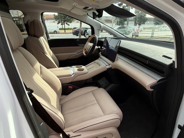 Pre-Owned XPeng X9 2024 Model 610 Long-Range Pro