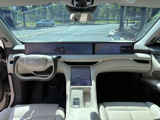 Pre-Owned IM LS6 2025 Long-Range Lizard Intelligent Enjoyment Version