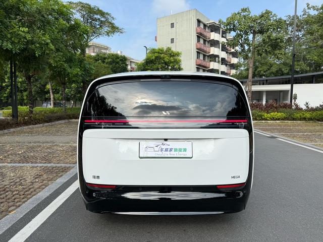 Pre-Owned Li Auto MEGA 2024 Ultra Version