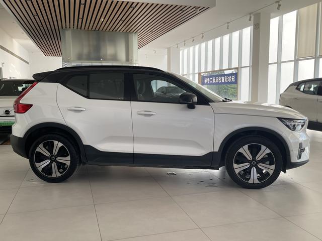 Pre-Owned Volvo XC40 EV 2023 Long Range PRO