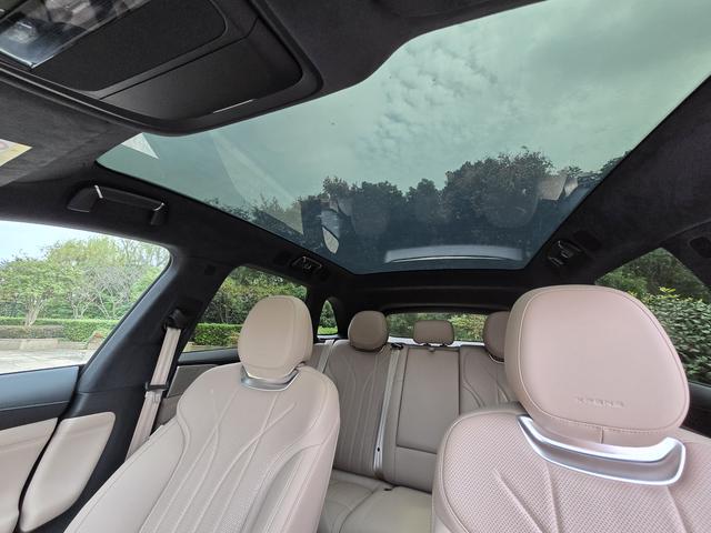 Pre - Owned XPENG G9 2025 Model 680 Long - Range Four - Wheel Drive Max