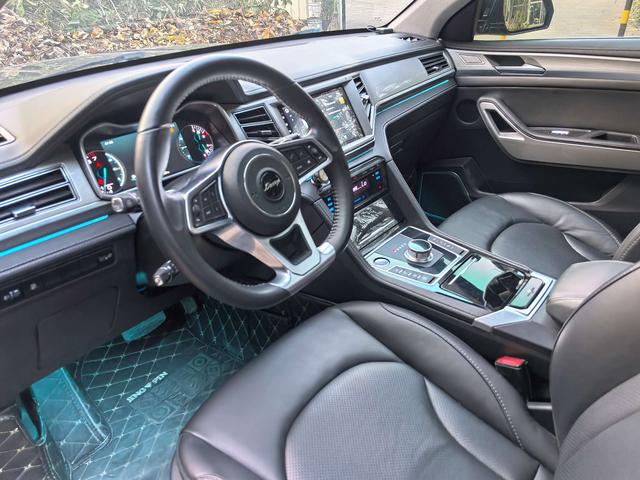 Certificated Used Damai X7 2017 Model Shangjin Version 2.0T DCT Huangshan Type 7 Seats