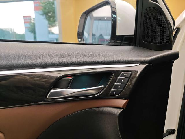 Certificated Used GAC Trumpchi GS8 2017 Model 320T Two-Wheel Drive Luxury Intelligent Connected Version Seven-Seat