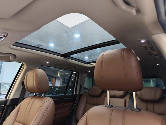 Certificated Used GAC Trumpchi GS8 2017 Model 320T Two-Wheel Drive Luxury Intelligent Connected Version Seven-Seat