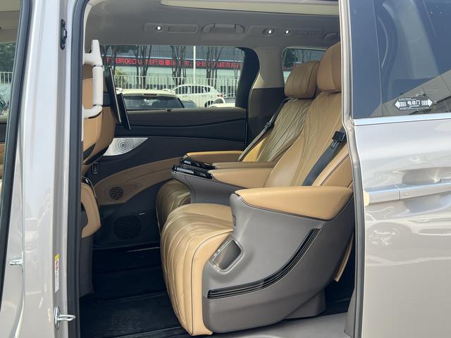 Certificated Used Denza D9 DM 2022 Edition 970 Four-wheel Drive Honor Version