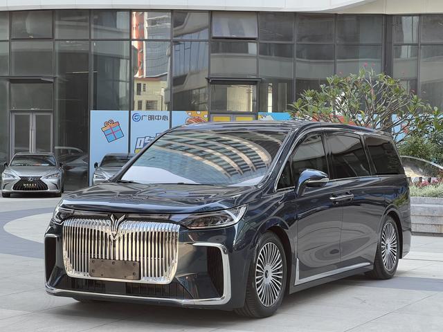 Certificated Used VOYAH Dreamer PHEV 2025 AWD Flagship Kunpeng Edition