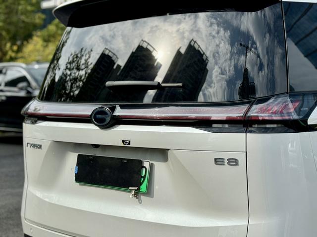 Certificated Used GAC Trumpchi E8 Phev 2024 2.0Atk 150Km Max Version