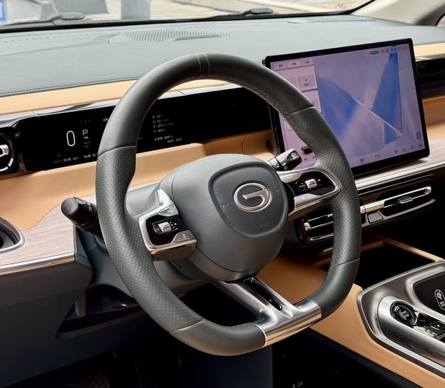 Certificated Used GAC Trumpchi E8 Phev 2024 2.0Atk 150Km Max Version