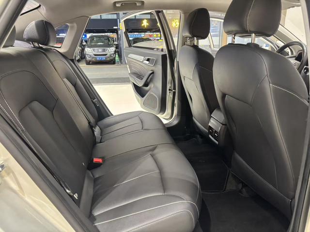 Certificated Used Roewe Ei6 2017 Edition 45T Hybrid Connected Intelligent Enjoyment Version